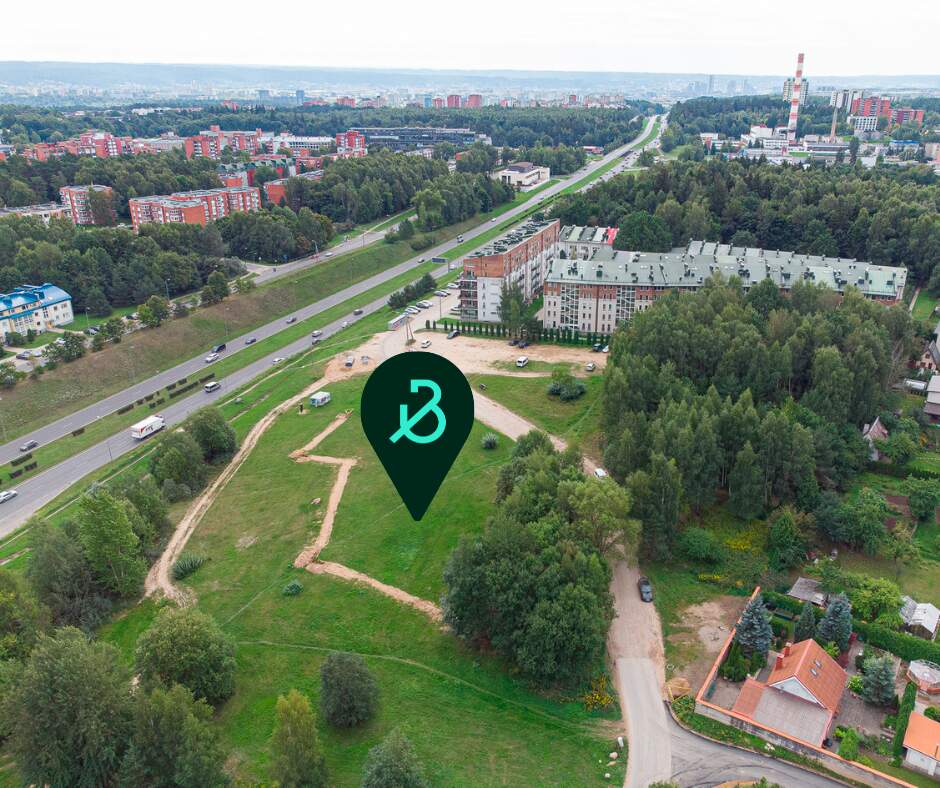 Projekto vieta iš paukščio skrydžio prie Geležinio Vilko gatvės (nuotrauka)